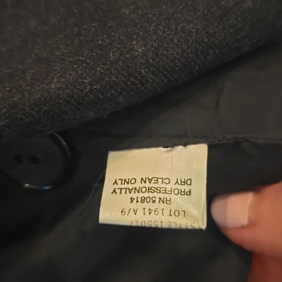 Elegant Wool Black Blazer and Skirt Set. EXCELLENT COND! - Picture 3 of 16